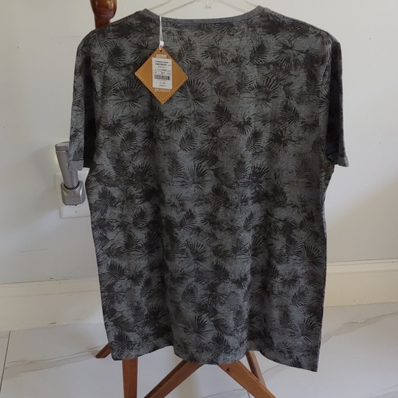 NWT TAMNOON MEN 👕 - Picture 2 of 2